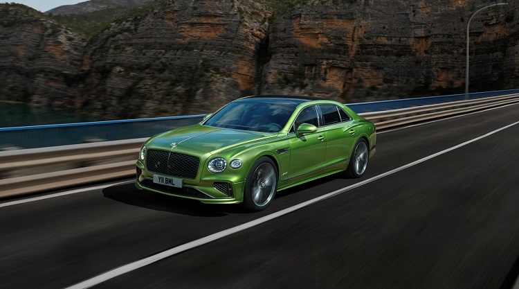 FLYING SPUR الجديدة أقوى سيارة بأربعة أبواب من BENTLEY