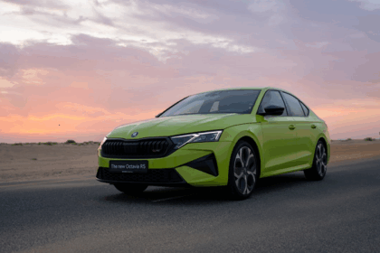شكودا أوكتافيا الجديدة لترقي بمتعة القيادة اليومية. أربع فئات ديناميكية –   RS,Sportline ,Selection  و Essence– متوفرة الآن في المنطقة.  تجمع الهندسة الأوروبية مع المزايا المخصَّصة لتلبية احتياجات سائقي الشرق الأوسط.  نظام المعلومات والترفيه وخصائص السلامة الجديدة. بالإضافة إلى مساحة الصندوق الخلفي، ترسي معايير جديدة بفئتها. مصنوعة وفي البال عنصر الاستدامة، حيث يتم استخدام مواد أعيد تدويرها واعتماد لمسات صديقة للبيئة. ’أوكتافيا RS‘ هي أقوى طراز RS من ’شكودا‘. إذ تولّد طاقة مبهرة تبلغ 265 حصاناً عبر محرّكها TSI سعة 2.0 ليتر ’شكودا أوتو‘ (Škoda Auto) رسمياً عن وصول طراز ’أوكتافيا‘ (Octavia). الجديد والمرتقَب بشوق كبير إلى الشرق الأوسط. ، وهو يشكّل تطوّراً جريئاً للسيارة الأفضل مبيعاً على الصعيد الدولي لدى العلامة التجارية البارزة،. إذ إنه يتمتّع الآن بتصميم محسَّن ومستويات معزَّزة من العملانية والاستدامة. وعبر بيع ما يزيد عن سبع ملايين سيارة منها حول العالم، تستمر ’أوكتافيا‘. ، التي تعتبَر تجسيداً للهندسة والحِرَفية الأوروبية عالية الجودة. ، بقيادة مجموعة طرازات ’شكودا‘ المختلفة،. حيث تتميّز بمقصورة داخلية رحبة وصندوق خلفي واسع ومساحات تخزينية. مثالية مع توافر خصائص ذكية مبسَّطة (Simply Clever) في مجمل أنحاء المقصورة. شكودا أوكتافيا 2025 RS تأتي السيارة الجديدة بأربع فئات مختلفة هي Essence، Selection، Sportline وRS الرياضية التي تحتل موقع القمّة ضمن العائلة. ويتألّق الطراز الجديد بلغة تصميمية أكثر حدّة وتقنيات أذكى والمزيد من الأداء الديناميكي. ، وهو مصمَّم بشكل خاص لتلبية التوقّعات المتغيّرة للسائقين في كافة أرجاء المنطقة. وتبدأ أسعار عائلة ’أوكتافيا‘ الجديدة من 24,443 دولاراً أمريكياً . (دون احتساب ضريبة القيمة المضافة). ، وهي بالتالي توفر قيمة استثنائية عبر سيارة تجمع بين الحِرَفة الأوروبية والبراعة اليومية. يعكس المظهر الخارجي لسيارة ’ أوكتافيا‘ الجديدة لمسات تطويرية ناعمة وفي الوقت ذاته مؤثِّرة. ضمن هذا السياق، تساهم الأغطية السُفلية الأمامية والخلفية المعدَّلة، وشبك ’شكودا‘ الذي أعيد تصوّره من جديد. ، وأضواء LED Matrix المصفوفية الأمامية من الجيل الثاني،. بالارتقاء بالمظهر المعاصر الواثق بنفسه. . وتتضمّن هذه الأضواء الأمامية المتطوّرة 36 وحدة مصفوفية لتحسين مستوى الإنارة، بينما تضفي أضواء LED. الخلفية المتحرّكة لمسة بصرية لافتة إلى فئتَي تجهيزات Sportline وRS. بدورها، . تتضمّن مجموعة العجلات السبيكة المحدَّثة تصاميم جديدة جريئة بحجم يصل إلى 19 بوصة، شاملة عجلات Vega. الحصرية بفئة تجهيزات Sportline، وElias الخاصّة بفئة تجهيزات RS باللون الرصاصي. وتشتمل باقة الألوان على تسعة خيارات من ألوان الطلاء الخارجي،. مع توافر لون Mamba Green الأخضر حصراً لفئتَي Sportline وRS، مما يتيح المزيد من فرص التخصيص. معياراً جديداً بفضل التزامها بالراحة الراقية والمواد الصديقة للبيئة. في الداخل، ترسي ’أوكتافيا‘ معياراً جديداً بفضل التزامها بالراحة الراقية والمواد الصديقة للبيئة. وتظهر للمرّة الأولى شاشة بحجم 13 بوصة لنظام المعلومات والترفيه،. وتكمّلها شاشة رقمية أعيد تصميمها حديثاً بحجم 10 بوصات لتحلّ مكان العدّادات التناظرية . وذلك كتجهيز قياسي ضمن المجموعة. . وتوفر الآن منافذ USB-C معزَّزة لقدرات الشحن السريع بطاقة 45 واط، بينما تتيح علبة الهاتف (Phone Box) . المتطوَّرة الشحن اللاسلكي بطاقة 15 واط مع ميّزة التبريد المدمَجة. ويستمتع الركّاب بمزيد من الراحة والمزايا التصميمية التي تم التفكير بها برعاية،. حيث تتضمّن كسوات المقاعد مواداً أعيد تدويرها وجلوداً مصبوغة بطريقة مستدامة. أما الخصائص الأخرى مثل التحكّم المناخي Climatronic مزدوج المناطق، والدخول المعزَّز KESSY بدون مفتاح،. وإضافات Simply Clever الذكية – شاملة علبة تخزين خلفية جديدة وشمسية . من مواد مستدامة – فتكمّل المقصورة التي تم تحديثها بعناية وباعتماد طريقة تفكير مميّزة. أنظمة توليد حركة تجمع بين الكفاءة والحماسة تحوي عائلة ’أوكتافيا‘ الجديدة محرِّكَي بنزين بشواحن توربينية توفر التوازن المثالي بين الفعالية والأداء. ضمن هذا الإطار، يولّد محرّك TSI سعة 1.4 ليتر طاقة تبلغ 150 حصاناً. ويقترن مع نظام نقل حركة أوتوماتيكي من 8 سرعات، مما يضمن تحقيق أداء ناعم ومستجيب يُعتبَر مثالياً للقيادة اليومية. وعبر كفاءته العالية فعلياً، يتميّز محرّك TSI سعة 1.4 .. ليتر بتحقيق مستويات منخفضة جداً باستهلاك الوقود تصل إلى 5.6 ليتر لكل 100 كلم،. مما يمنح السائقين مزايا ديناميكية رياضية وميّزة الاقتصاد باستهلاك الوقود أثناء القيادة الطويلة عبر حزمة Simply Clever مفرَدة. وللساعين وراء تجربة شيّقة أكثر، هناك ’أوكتافيا RS‘. التي تحتلّ موقع القمّة ضمن العائلة، إذ تأتي مجهَّزة بمحرّك TSI سعة 2.0 ليتر يولّد طاقة قدرها 265 حصاناً وعزماً يبلغ 370 نيوتن-متر. وهو يقترن مع نظام نقل حركة DSG من 7 سرعات، مما يُمكِّن RS . من التسارع من صفر إلى 100 كلم/س في غضون 6.4 ثواني فقط والوصول إلى سرعة قصوى تبلغ 250 كلم/س. ومع ميّزة التوجيه التقدّمي،. والترس التفاضلي VAQ محدود الانزلاق، والتعليق الرياضي المخفَّض بمقدار 15 ملماً،. تتميّز RS عبر توفير سيطرة ديناميكية ومستويات تعليق استثنائية ومستوى من متعة القيادة يجعلها تتفرّد عن غيرها ضمن هذه الفئة. سلامة متقدّمة تمنح المزيد من الثقة ترفع ’أوكتافيا‘ الجديدة المعايير من ناحية السلامة أيضاً، حيث إن إضافة ميّزة المساعَدة بتعزيز الانتباه والتنبيه من النعاس (Attention and Drowsiness Assist) تتيح المراقَبة الأكثر ذكاءً لانتباه وإدراك السائق، بينما ستتوفر الأنظمة المتقدّمة لمساعَدة السائق مثل التحكّم التكيّفي بسرعة الملاحة في وقت لاحق من العام الجاري. وبوجود حتى سبع وسائد هوائية، وأنظمة مساعَدة معزَّزة مرتكزة على الكاميرات، وميّزة الفرملة الطارئة المعزَّزة، تتميّز ’أوكتافيا‘ بتصنيفها من خمس نجوم ضمن اختبارات Euro NCAP وتتفرّد بين أكثر سيارات السيدان أماناً بفئتها. خصائص Simply Clever الذكية لتعزيز الراحة اليومية تستمر ’أوكتافيا‘ بالريادة من الناحية العملية اليومية، وذلك بفضل ابتكارات Simply Clever الذكية والبسيطة والحصرية من ’شكودا‘. فعبر تصميمها الذي يأخذ بالحسبان عنصرَي الراحة والملاءمة بشكل أساسي، يمكِن تزويد ’أوكتافيا‘ بميّزة الشحن اللاسلكي للهاتف مع خاصّية التهوية الفعّالة،. مما يضمن بقاء الجهاز بارداً ومشحوناً،. بينما تساعد منافذ الشحن السريع المتعدّدة، شاملة واحداً ضمن مرآة الرؤية الخلفية،. بإبقاء الجميع على اتصال أثناء التنقّل. وهناك العديد من الخصائص الذكية الإضافية مثل سجّادة الصندوق القابلة للقلب للجهة الأخرى، والشمسية المستدامة بالكامل المدمَجة ضمن باب الراكب الأمامي الجانبي، وعلبة النفايات القابلة للإزالة ضمن لوح الباب، وكل هذا يضمن بقاء ’أوكتافيا‘ جاهزة لتلبية المتطلّبات الفعلية في الحياة – أكان مثلاً أثناء نقل الأولاد إلى المدرسة أو الانطلاق برحلة خلال عطلة نهاية الأسبوع. تناغُم بين التراث العريق والمستقبل المشرق مع احتفال ’شكودا‘ بذكراها السنوية الـ130 هذا العام، تمضي ’أوكتافيا‘ بمسيرة التميّز كدعامة أساسية لنجاح العلامة التجارية على الصعيد الدولي، وذلك منذ ظهور النسخة العصرية للمرّة الأولى في 1996. وفي ظل حضور بارز ضمن أكثر من 60 سوقاً حول العالم، تبقى ’أوكتافيا‘ واحدة من أفضل الطرازات مبيعاً في سبعة أسواق أوروبية وتستمر بالفوز بالعديد من الجوائز المرموقة في قطاع السيارات. تعليقاً على هذا الطراز الجديد، قال لوكاش هونزاك،: "يمثّل طرح ’أوكتافيا‘ الجديدة خطوة هامة أخرى في مسيرة علامتنا في المنطقة. ولأول مرة، نُقدّم فئات أساسية جديدة تتيح لـ ’أوكتافيا‘ الوصول إلى شريحة أوسع من العملاء، بمن فيهم من يراعون عامل السعر، وكذلك الشركات الباحثة عن حلول أساطيل فعّالة , وكل ذلك من دون أي مساومة على السلامة أو الراحة أو التصميم، وهو ما يتماشى مع تطلعات عملائنا هنا الذين يقدّرون الابتكار والاعتمادية والهندسة الأوروبية الراقية. وفي قمة التشكيلة، تواص لأوكتافيا RS‘ ريادتها بتصميمها الجريء وأدائها اللافت والقيادة المليئة بالثقة. وكطراز رائد لعملائنا في هذه المنطقة، تتميّز ’RS‘ بمكانة خاصة تضعها في فئة مستقلة بذاتها." تتميّز ’شكودا أوكتافيا‘ الجديدة بكونها ترسي معايير جديدة للقيادة اليومية في الشرق الأوسط، وذلك عبر تصميمها المحدَّث وتقنياتها المتطوّرة وخصائص السلامة المعزَّزة التي تحويها والتزامها القوي بالاستدامة. وأكان الاختيار قد وقع عليها لما تتمتّع به من عملانية عالية أم أداء لافت أم خصائص راقية، فإن ’أوكتافيا‘ تتابع تجسيد وعد ’شكودا‘ بإتاحة التنقّل الذكي ومعقول السعر – والآن مع مزيد من الرقي والجاهزية للمستقبل أكثر من أي وقت مضى.