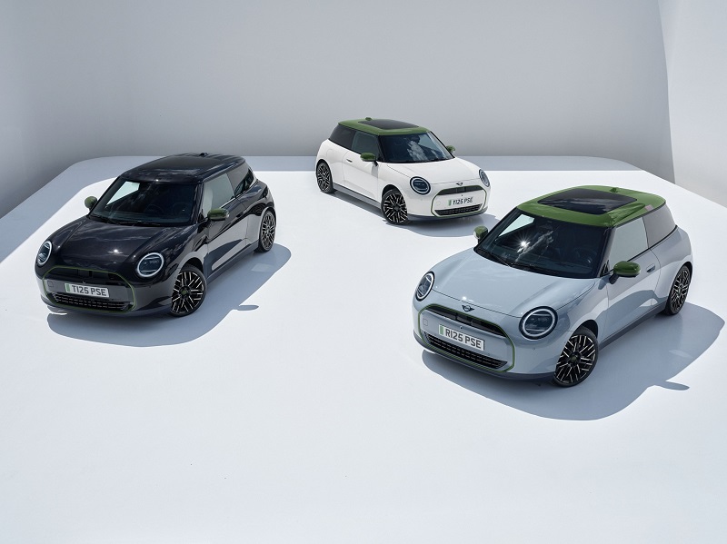 MINI Austin Seven MINI Paul Smith Edition أيقونة بريطانية بلمسة عصرية تُبهر العالم
